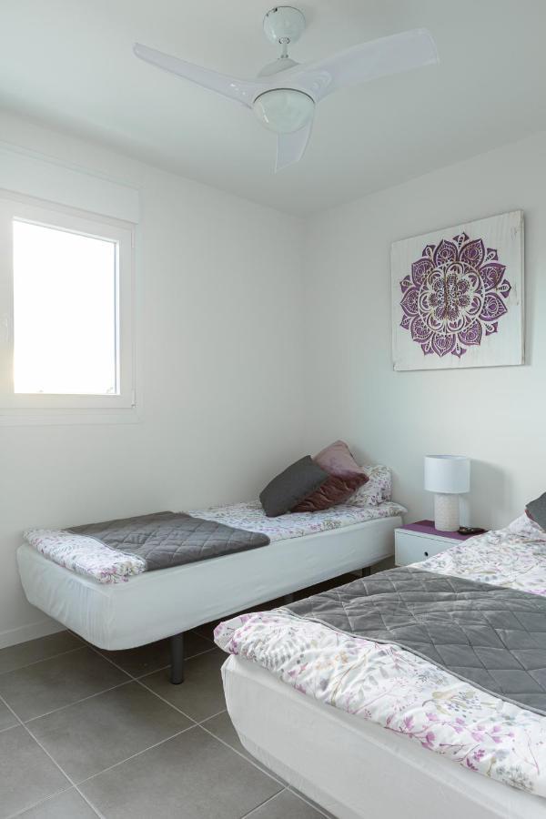 Sunny Apartment In Denia With Outdoor Swimming Pool And Garage Parking Place Included, 300M From The Sandy Beach Ngoại thất bức ảnh