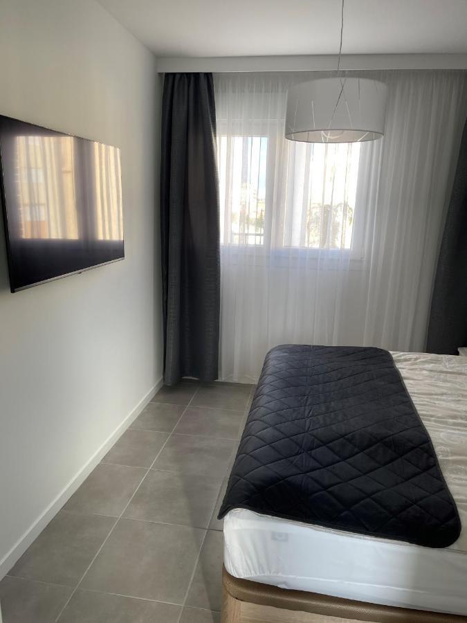 Sunny Apartment In Denia With Outdoor Swimming Pool And Garage Parking Place Included, 300M From The Sandy Beach Ngoại thất bức ảnh